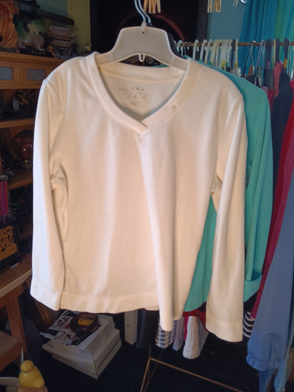 made for life White V‑Neck Sweatshirt